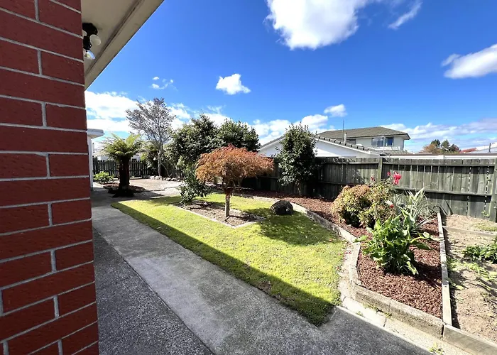 - Prime Location - With Garden Rotorua
