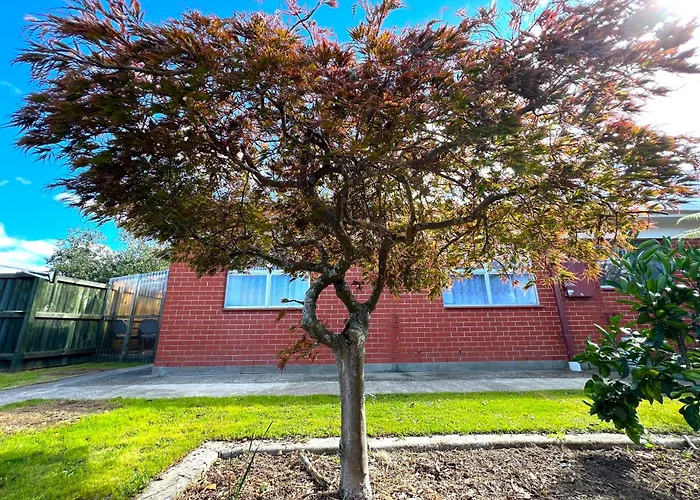 - Prime Location - With Garden Rotorua