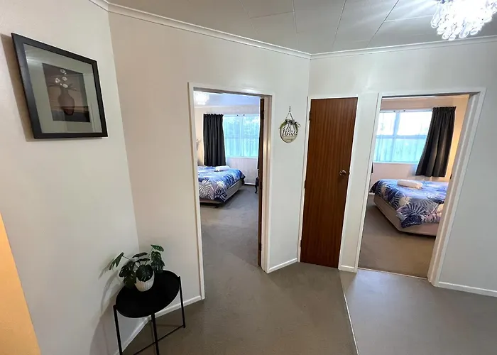 - Prime Location - With Garden Rotorua